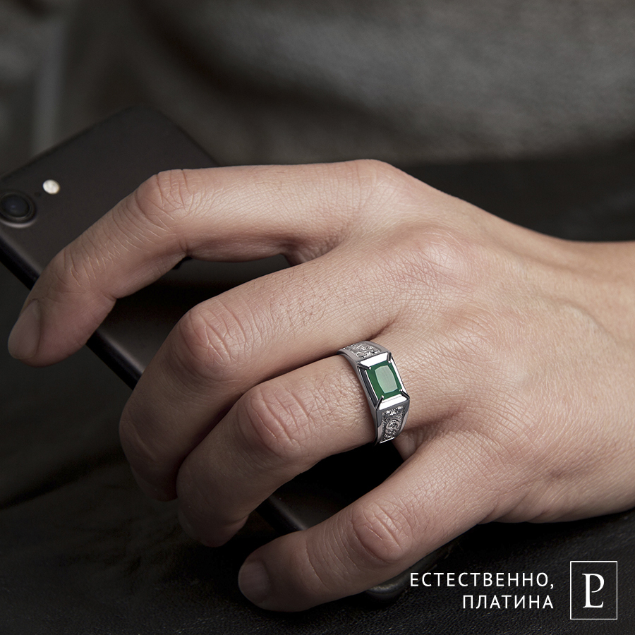 Мужское кольцо на руке из платины с зеленым агатом ПК-070З-01 Platinum Lab фото 4
