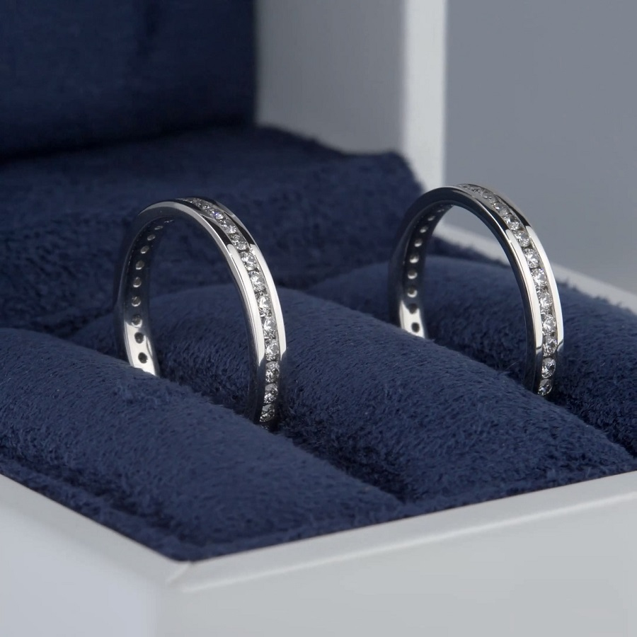 Обручальное кольцо из платины с дорожкой бриллиантов ПК-021-05 Platinum Lab видео 1