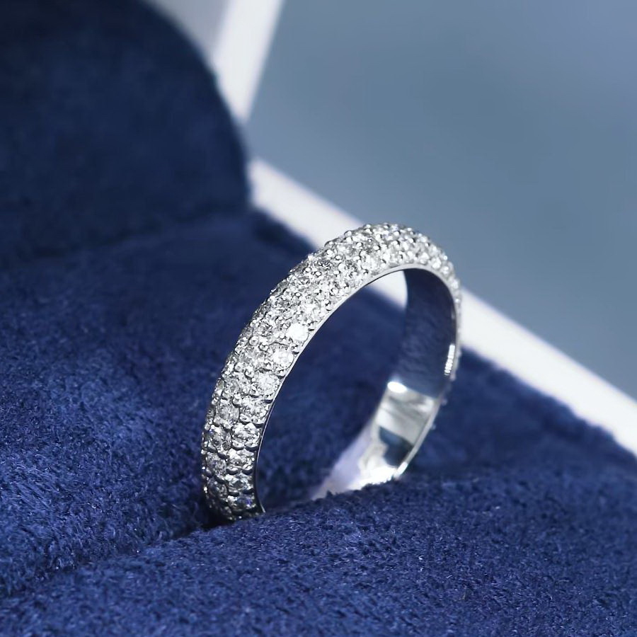 Обручальное кольцо из платины с россыпью бриллиантов ПК-030-04 Platinum Lab видео 1